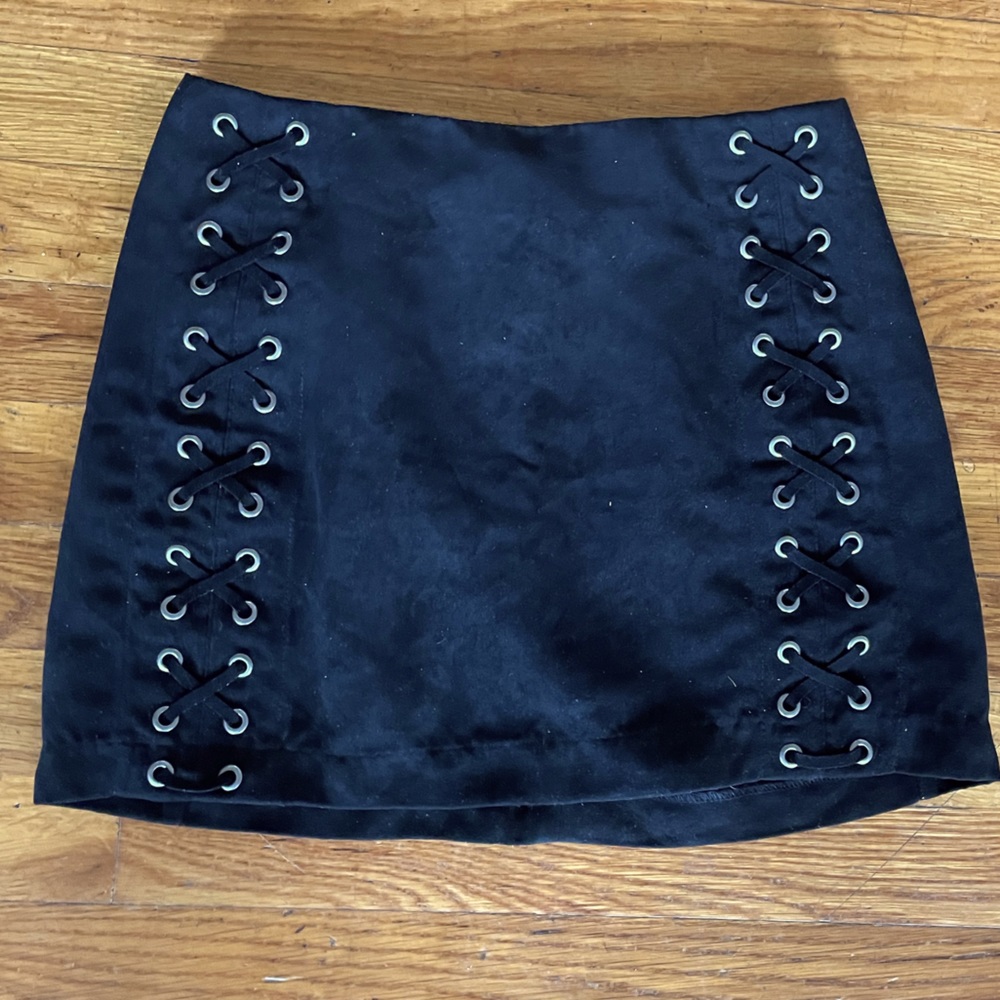 Black suede skirt - Picture 2 of 3